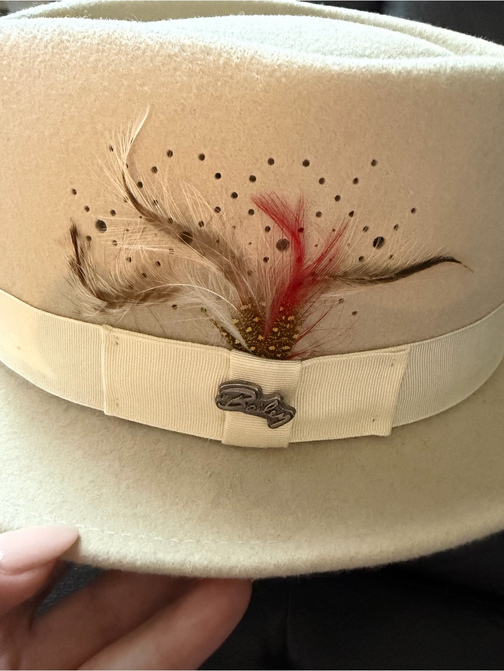 Bailey of Hollywood cream-colored wool felt dress hat - Picture 6 of 11